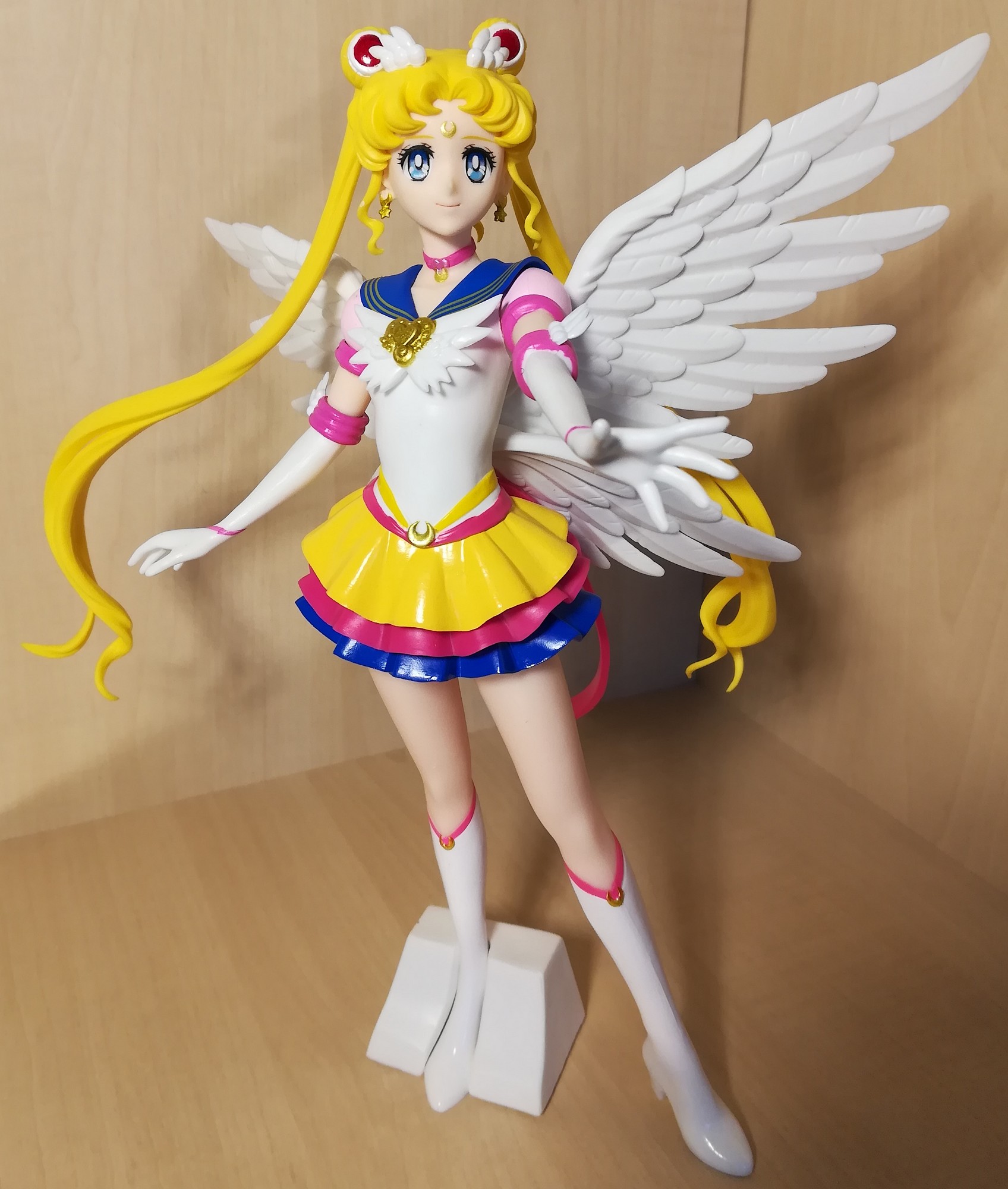 Eternal Sailor Moon Figur